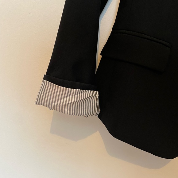 Beautiful Skirt Suit - Picture 7 of 7